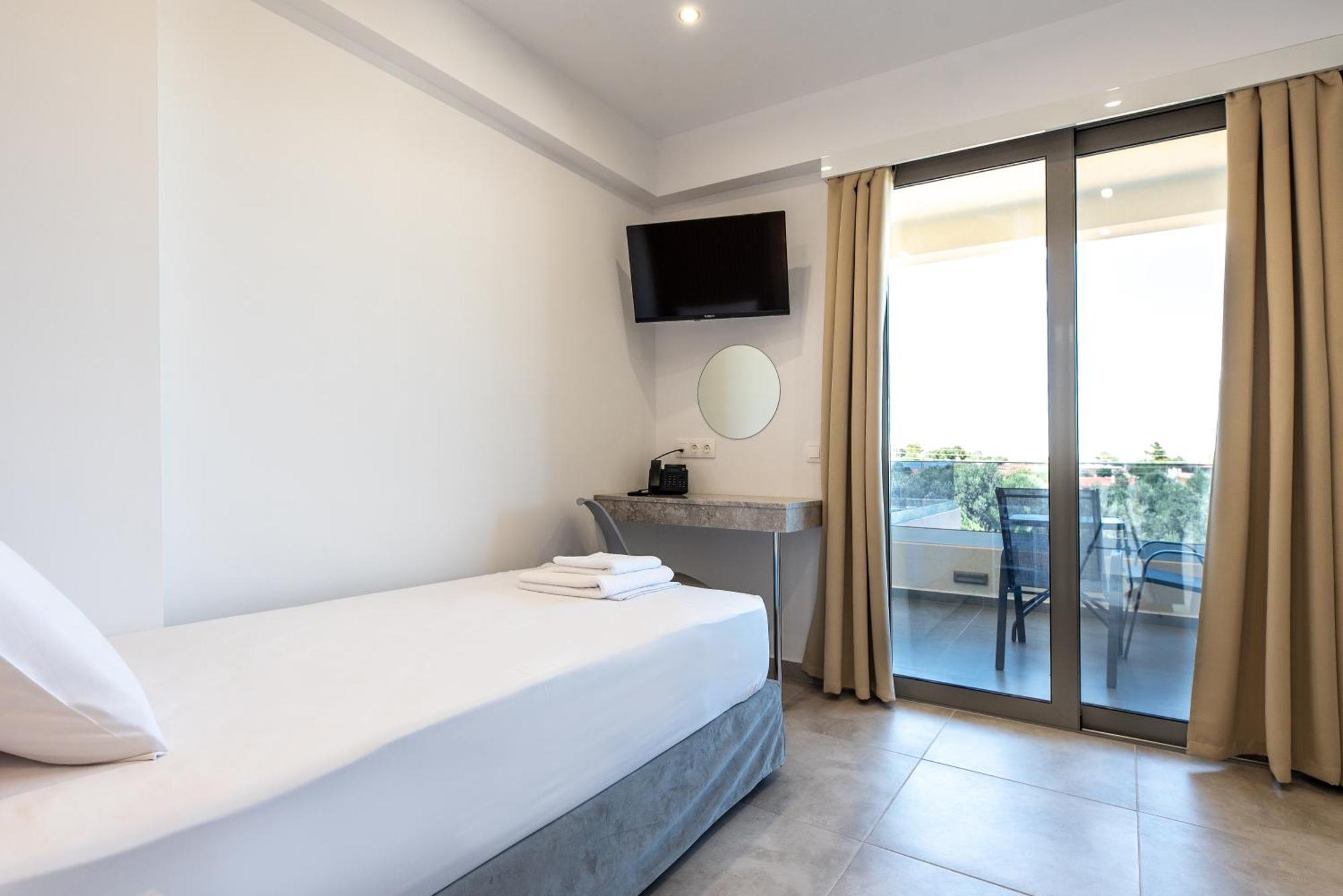 Airscape Hotel Free Shuttle From Athen'S Airport Αρτέμιδα Δωμάτιο φωτογραφία